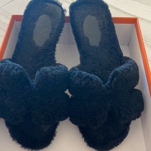 Sheepskin oran Hermes sandals